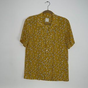Men’s Sandro shirt in size Small